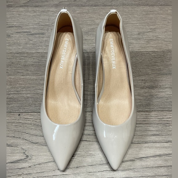 Emmy Deveaux Harper Pumps in Sand Colour, Size 9 - Picture 3 of 7